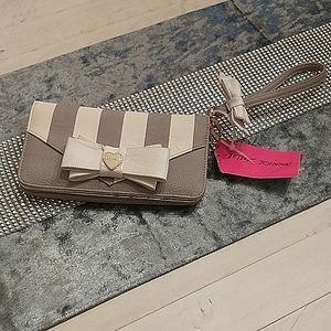 Betsey Johnson Wrislet